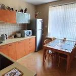 Savas 2 In And Parking 4* Kaunas