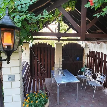 Savas 2 In And Parking Kaunas