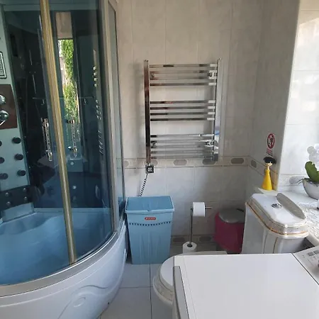 Lägenhet Savas 2 In And Parking 4*