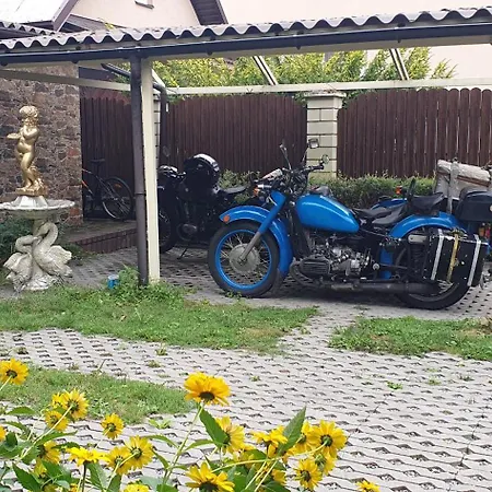 Savas 2 In And Parking Kaunas