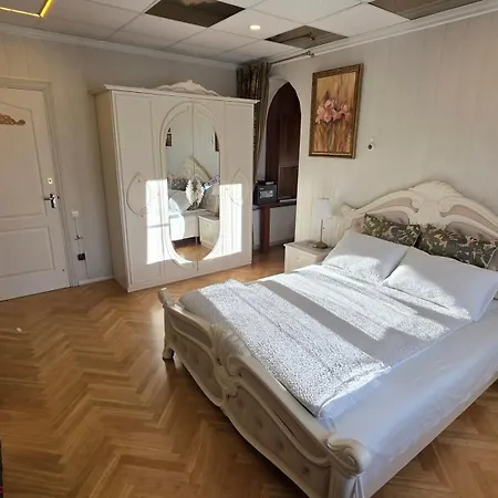 Lägenhet Savas 2 In And Parking 4*
