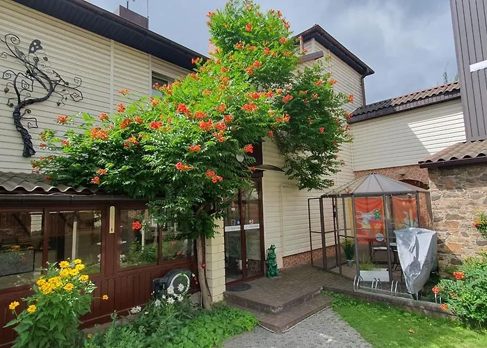 Savas 2 In And Parking Kaunas