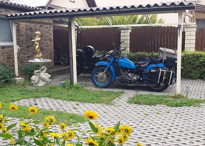 Savas 2 In And Parking Kaunas