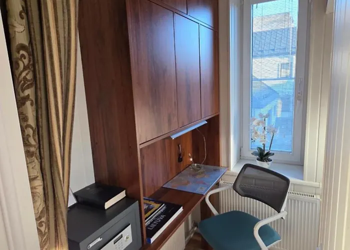 Savas 2 In And Parking 4*